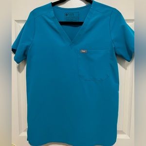 Figs scrub top - Catarina one pocket in Teal. Size small